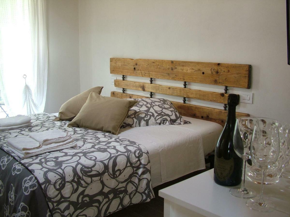 B&B Il Noce alla Finestra Roe Esterno foto